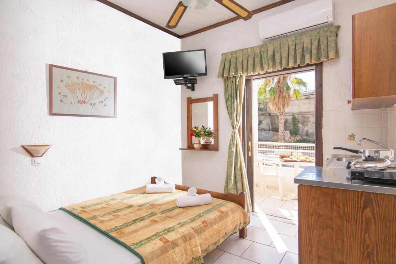 Iliostasi Beach Apartments Hersonissos  Zewnętrze zdjęcie