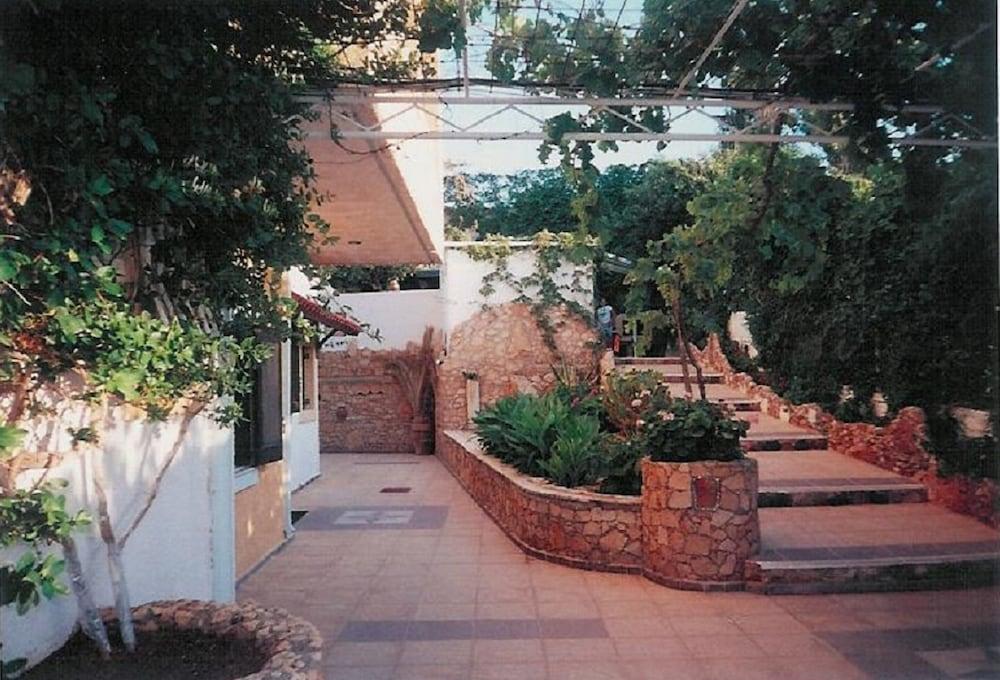Iliostasi Beach Apartments Hersonissos  Zewnętrze zdjęcie